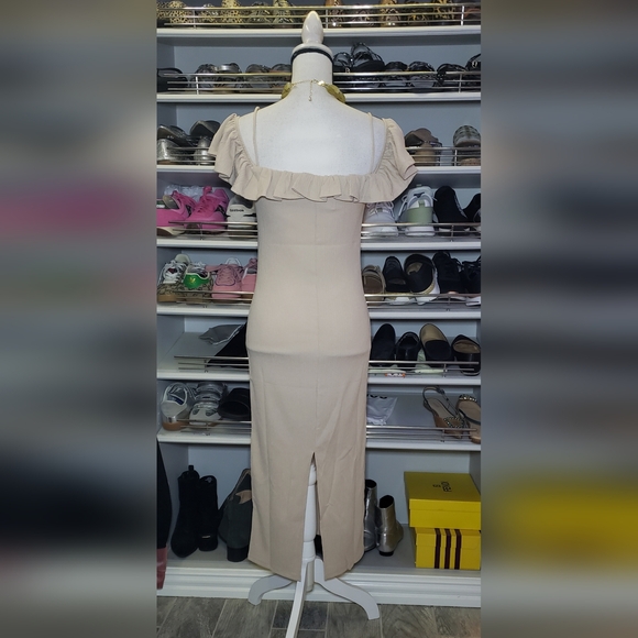 Textured Ruffled  Dress - Picture 2 of 5